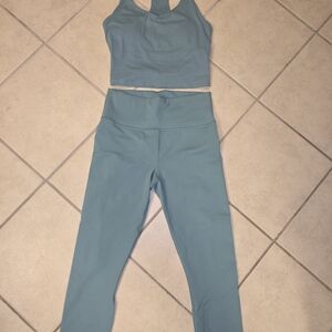 Fabletics Blue Leggings Seamless Stretchy Design